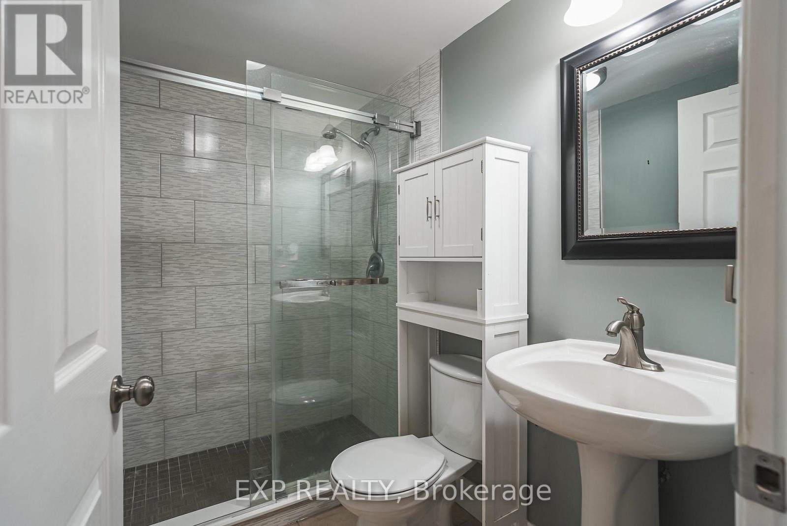 1496 Queensdale Avenue Property Photo 23
