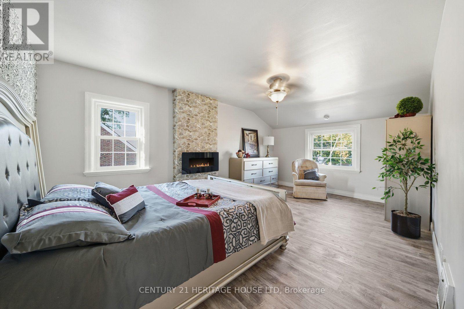 144 St George Street Property Photo 24