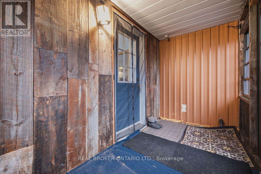 800 Pinegrove Crescent Property Photo 27