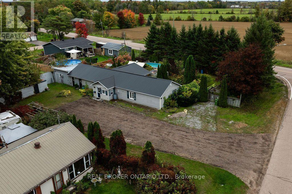 800 Pinegrove Crescent Property Photo 43