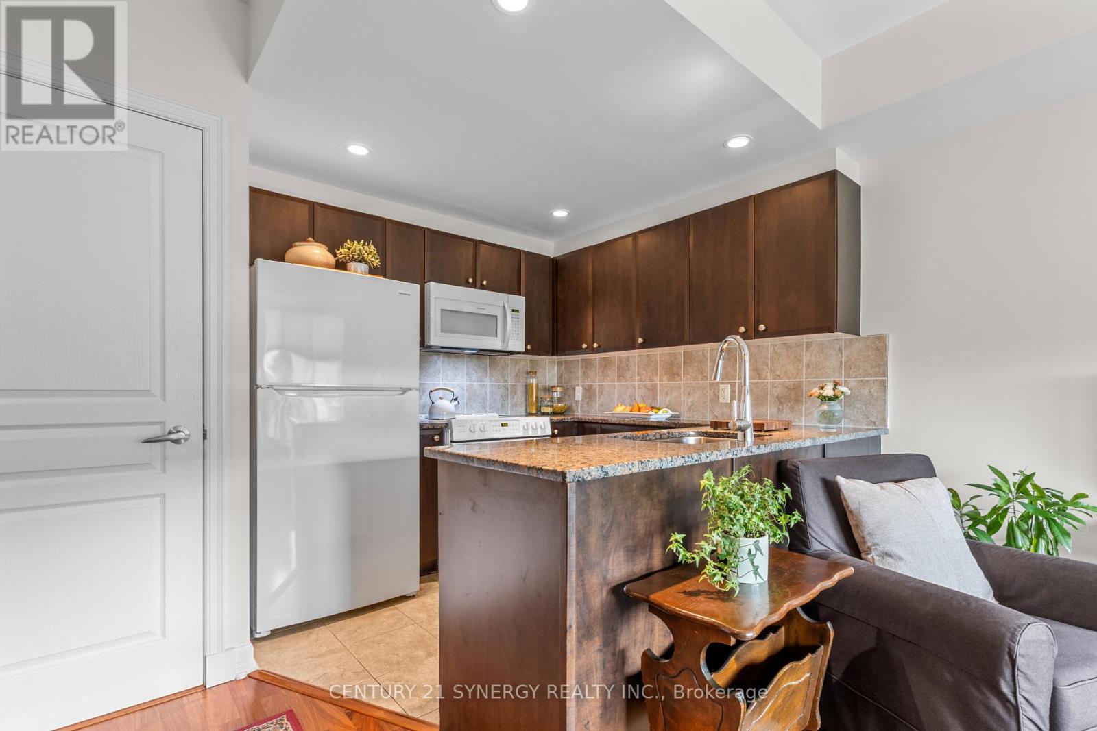 501 - 200 Besserer Street Property Photo 10