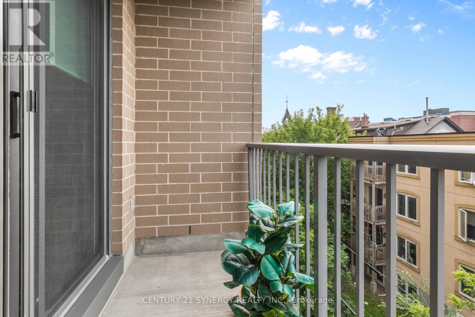 501 - 200 Besserer Street Property Photo 18