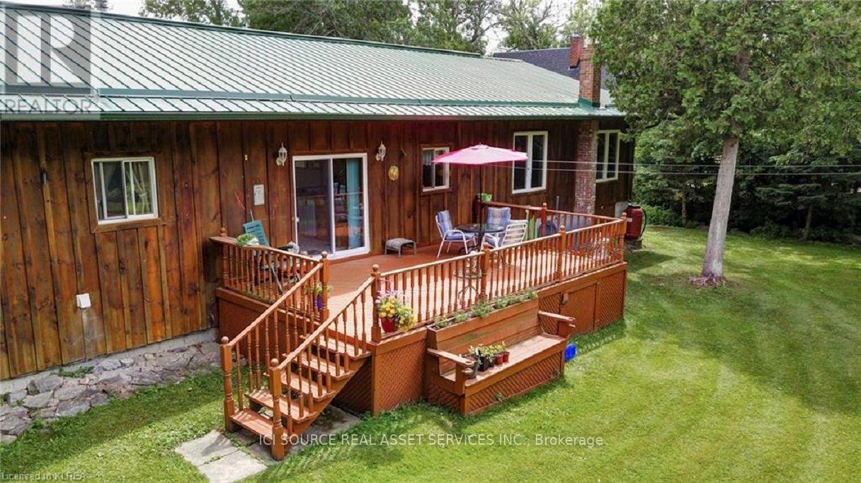 117 Front Street W Property Photo 2
