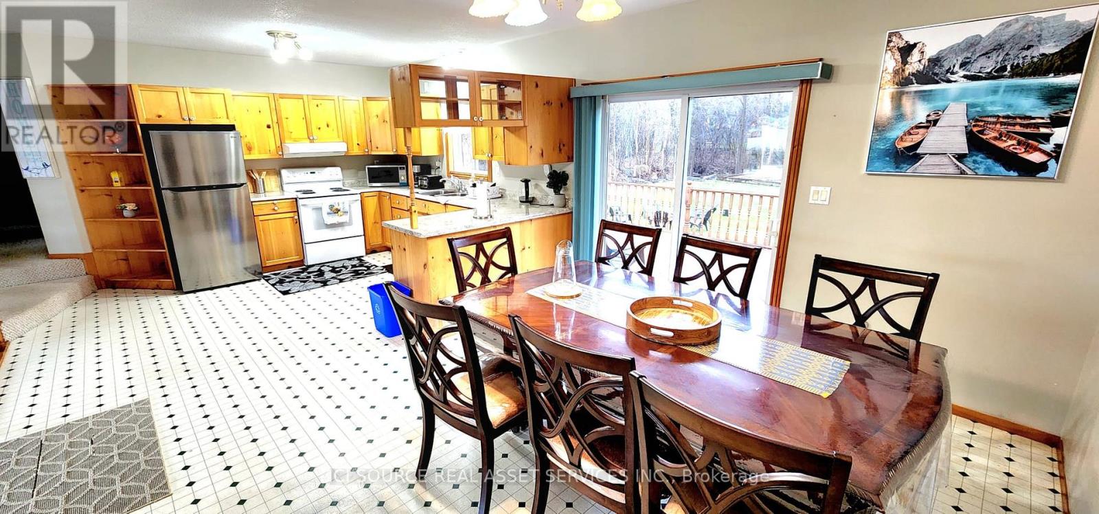 117 Front Street W Property Photo 13
