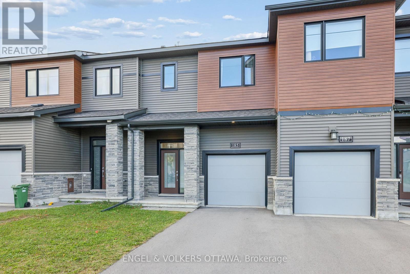 185 Chakra Street Property Photo 1