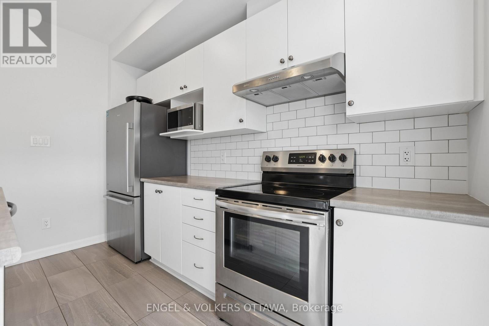 185 Chakra Street Property Photo 10
