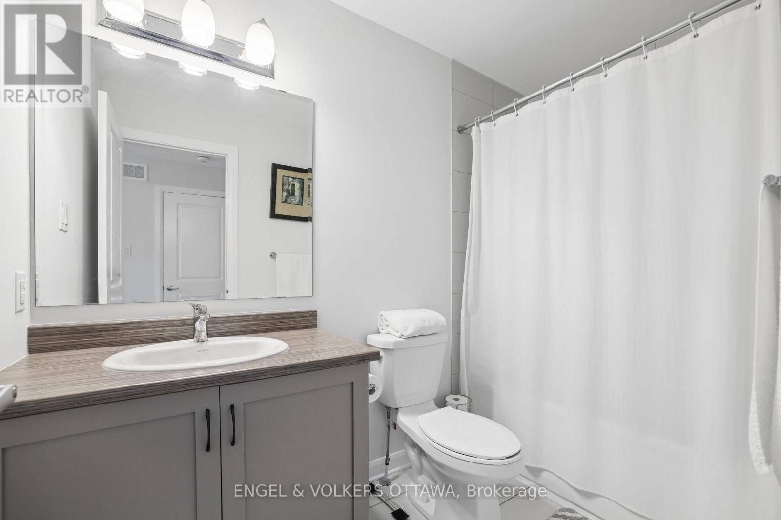 185 Chakra Street Property Photo 14