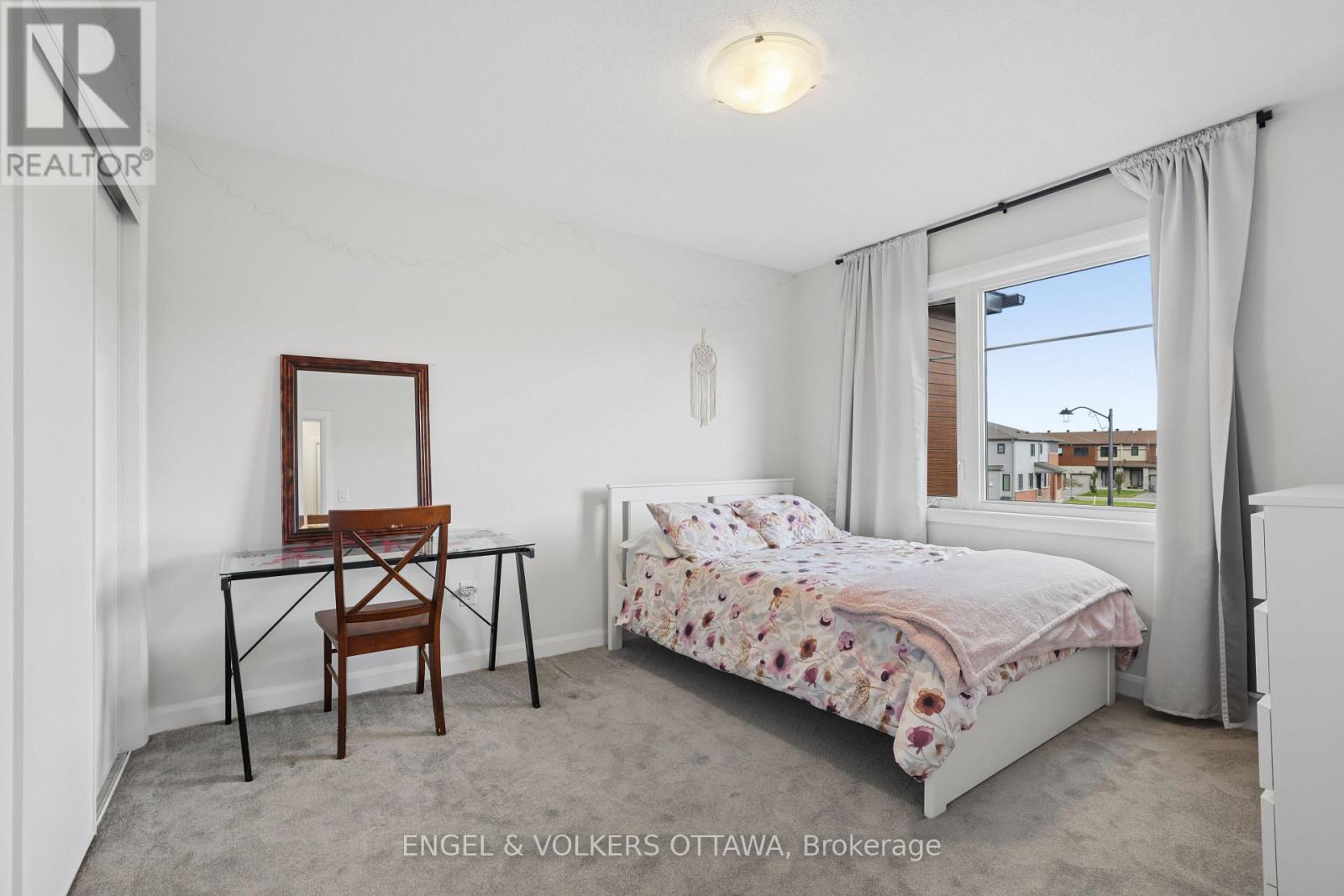 185 Chakra Street Property Photo 15