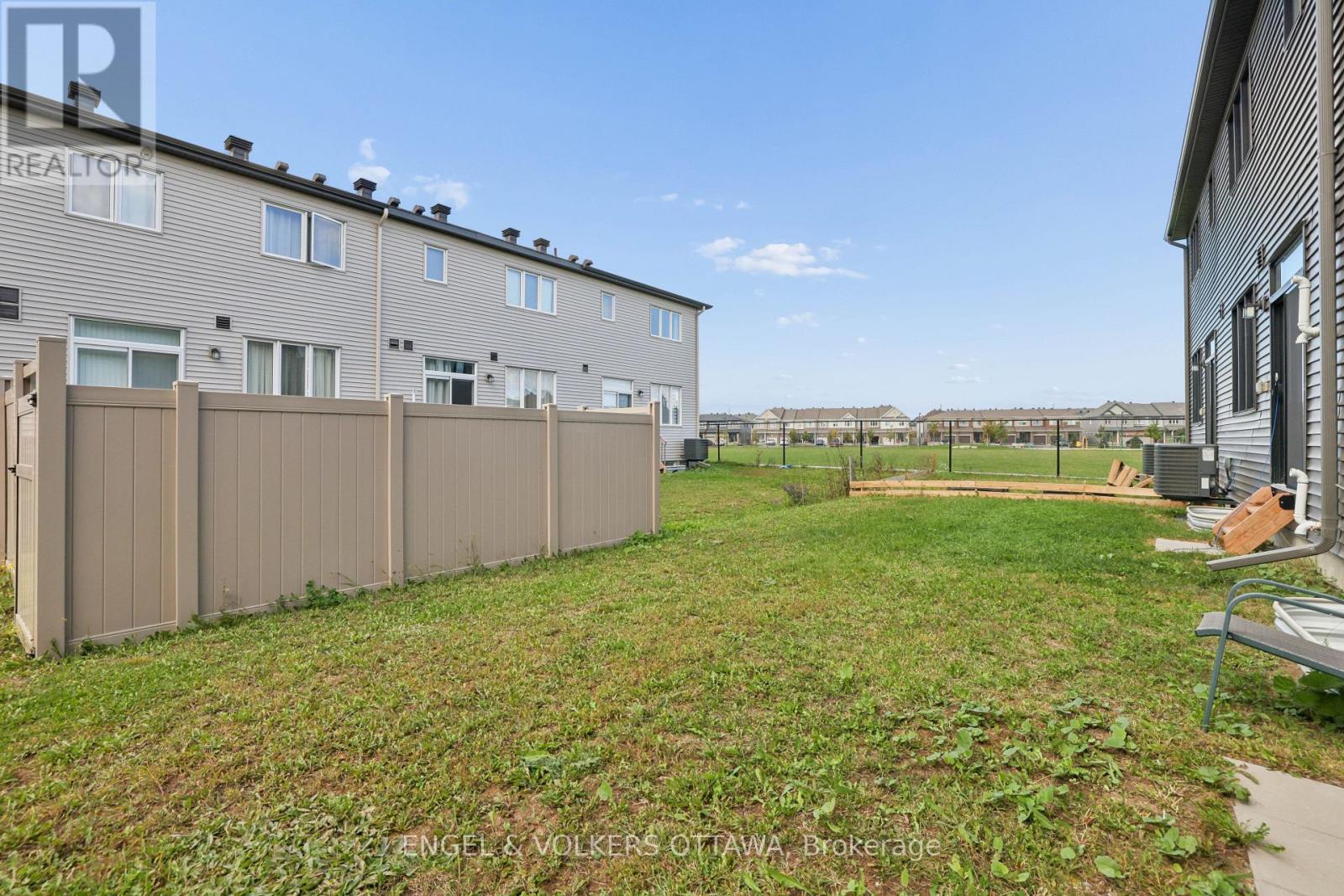 185 Chakra Street Property Photo 22
