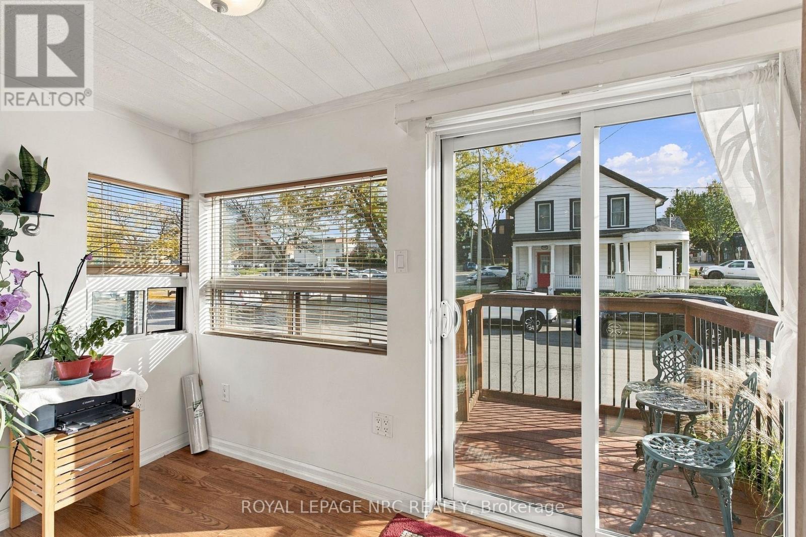 4455 Park Street E Property Photo 4