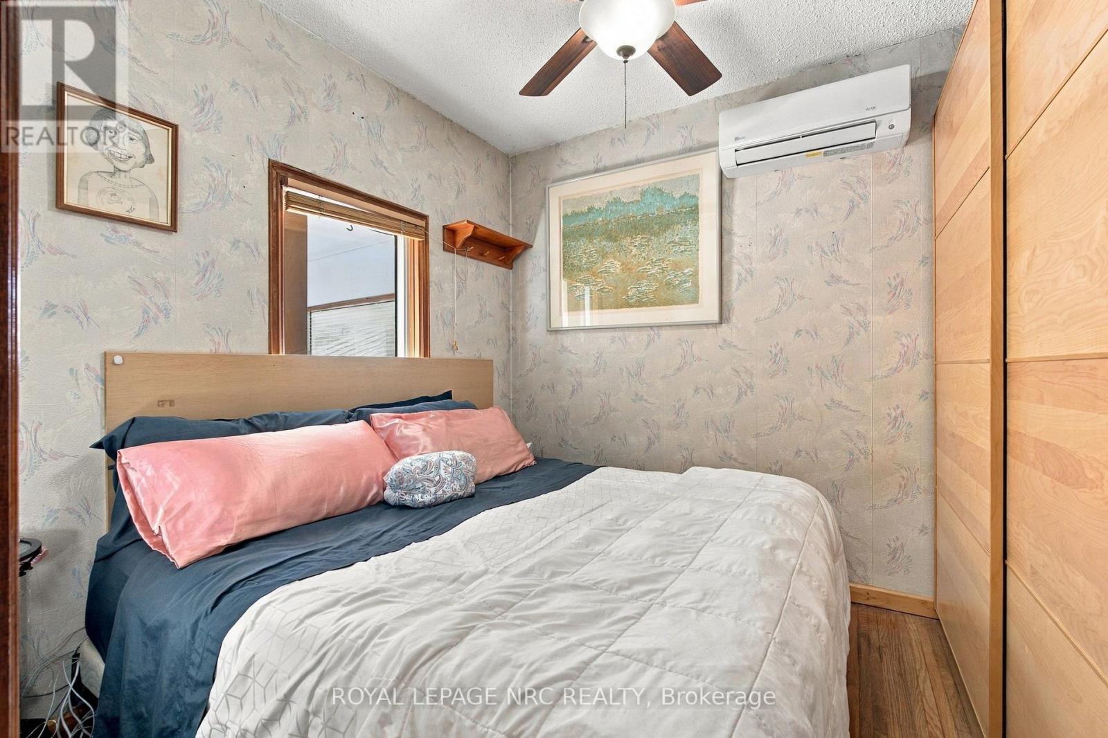 4455 Park Street E Property Photo 16