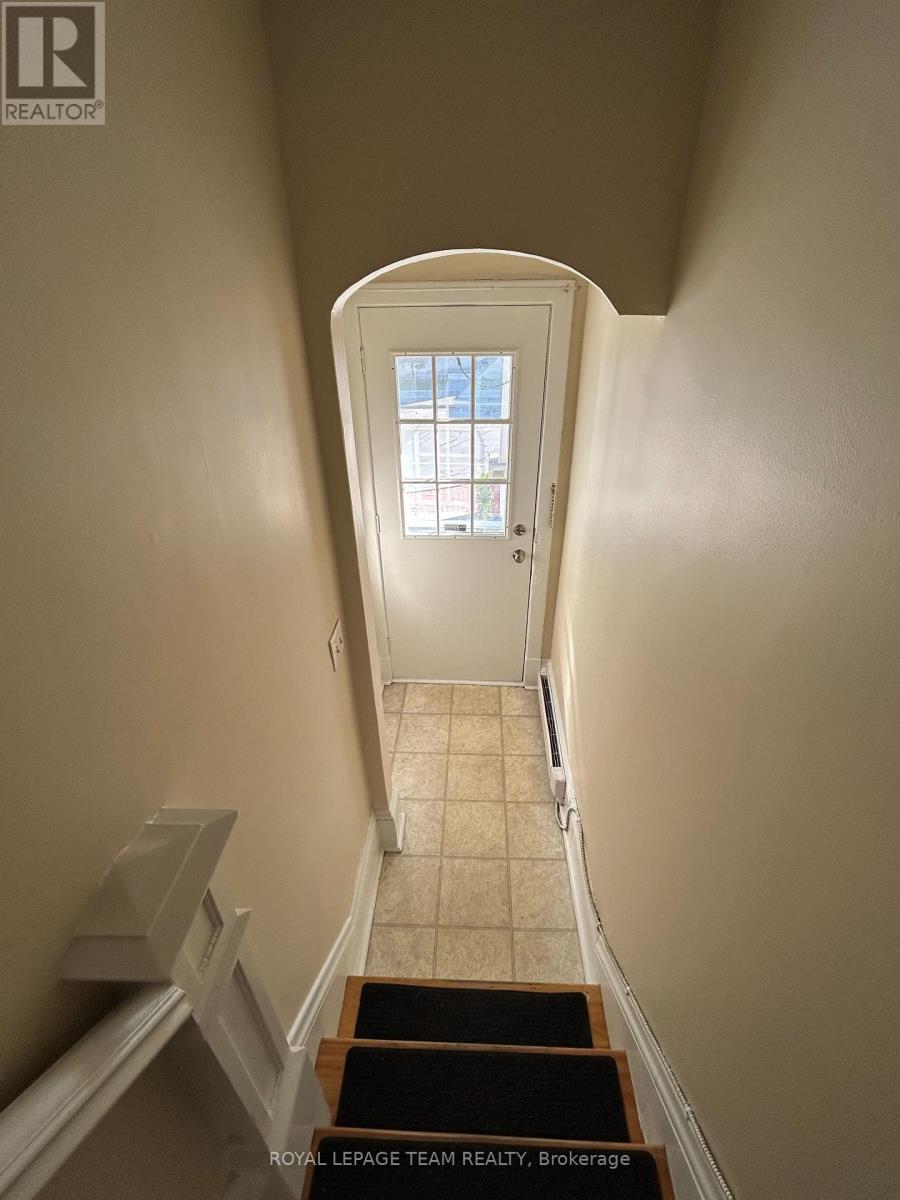 B - 427 Sunnyside Avenue Property Photo 2