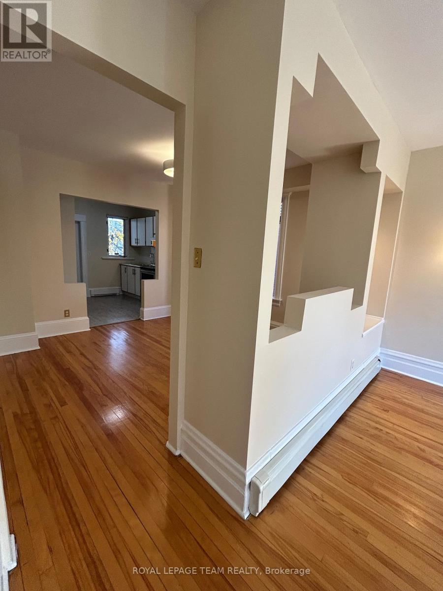 B - 427 Sunnyside Avenue Property Photo 5