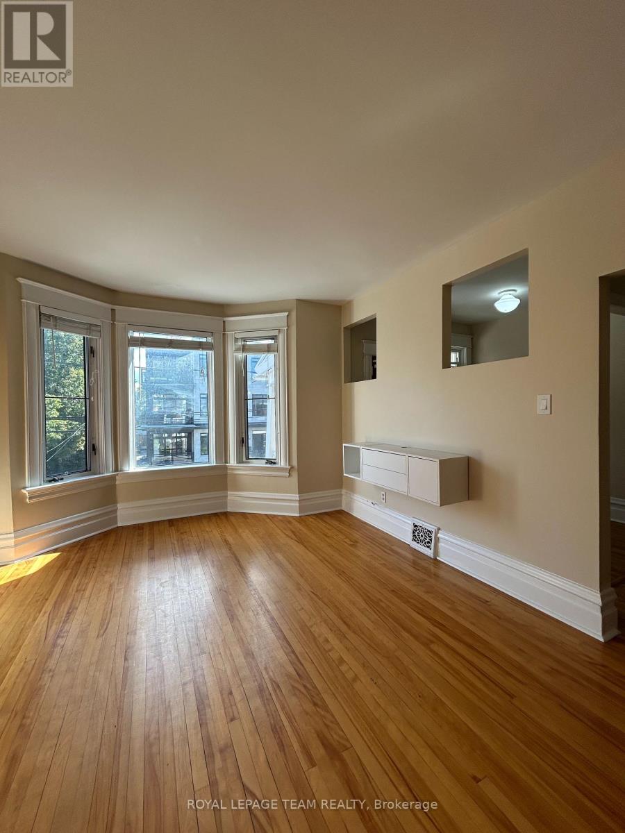 B - 427 Sunnyside Avenue Property Photo 6