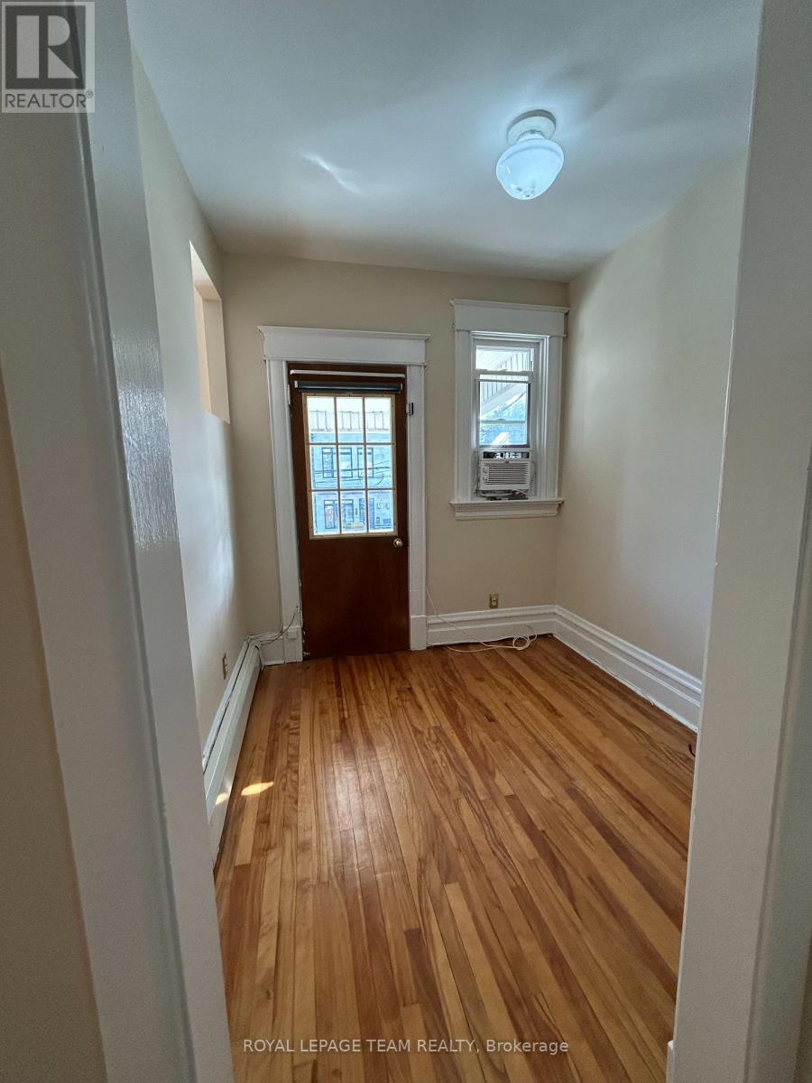 B - 427 Sunnyside Avenue Property Photo 7
