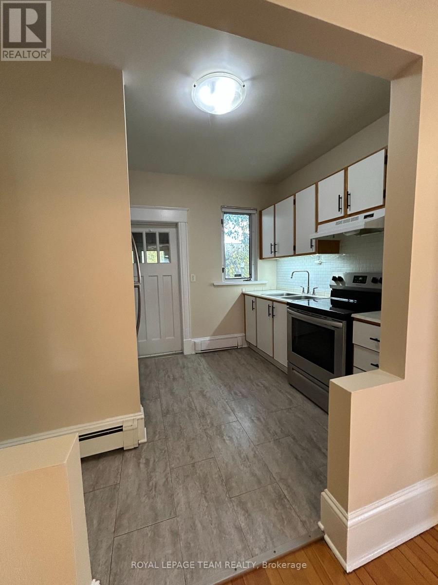 B - 427 Sunnyside Avenue Property Photo 9
