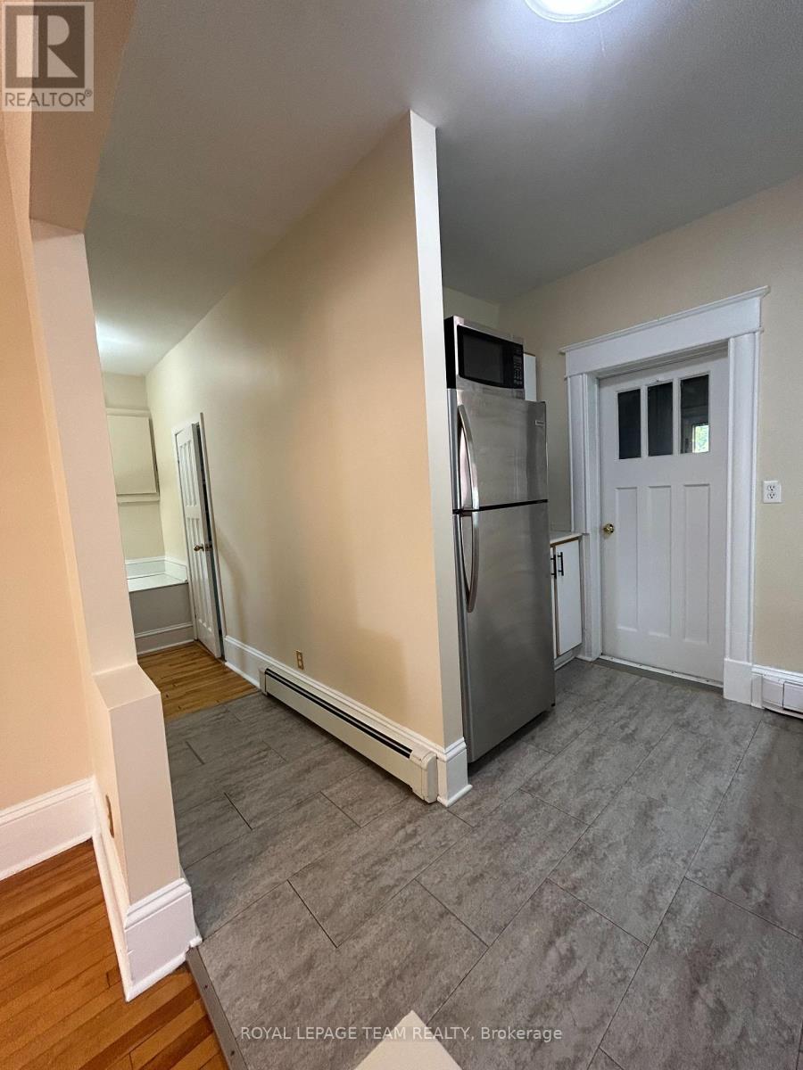 B - 427 Sunnyside Avenue Property Photo 10
