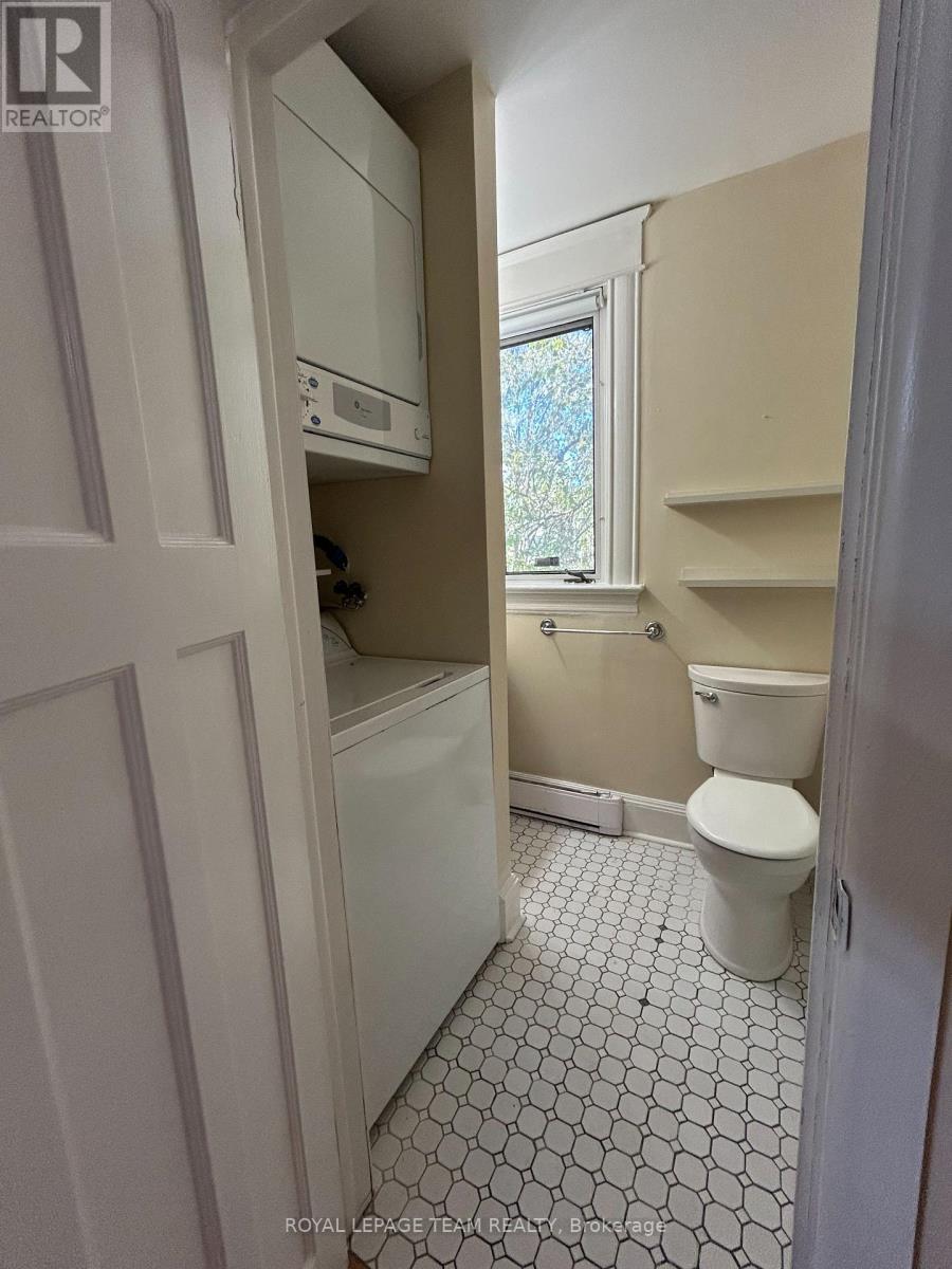 B - 427 Sunnyside Avenue Property Photo 11