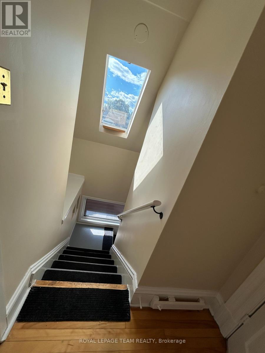B - 427 Sunnyside Avenue Property Photo 14