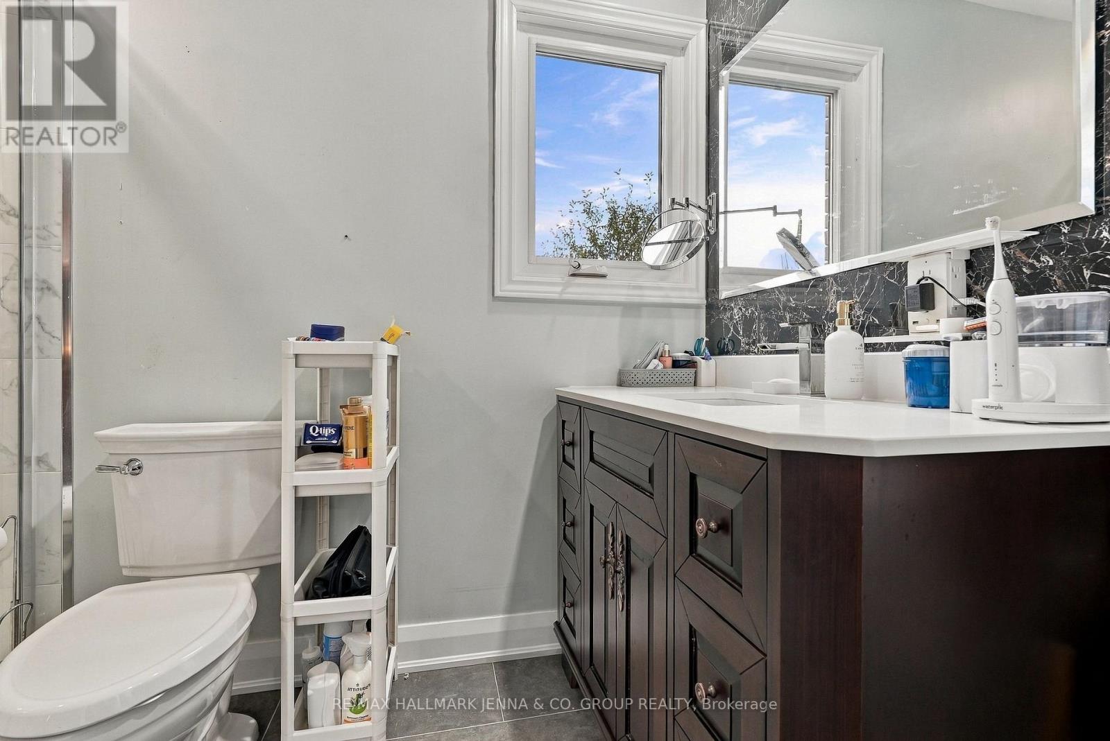 2313 8th Line Road Property Photo 17