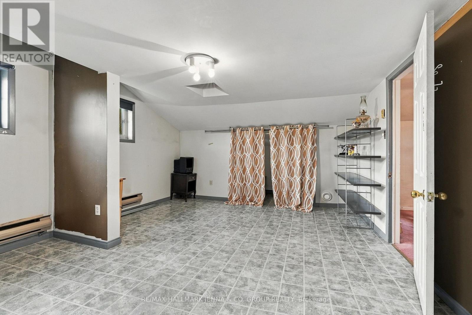 2313 8th Line Road Property Photo 32