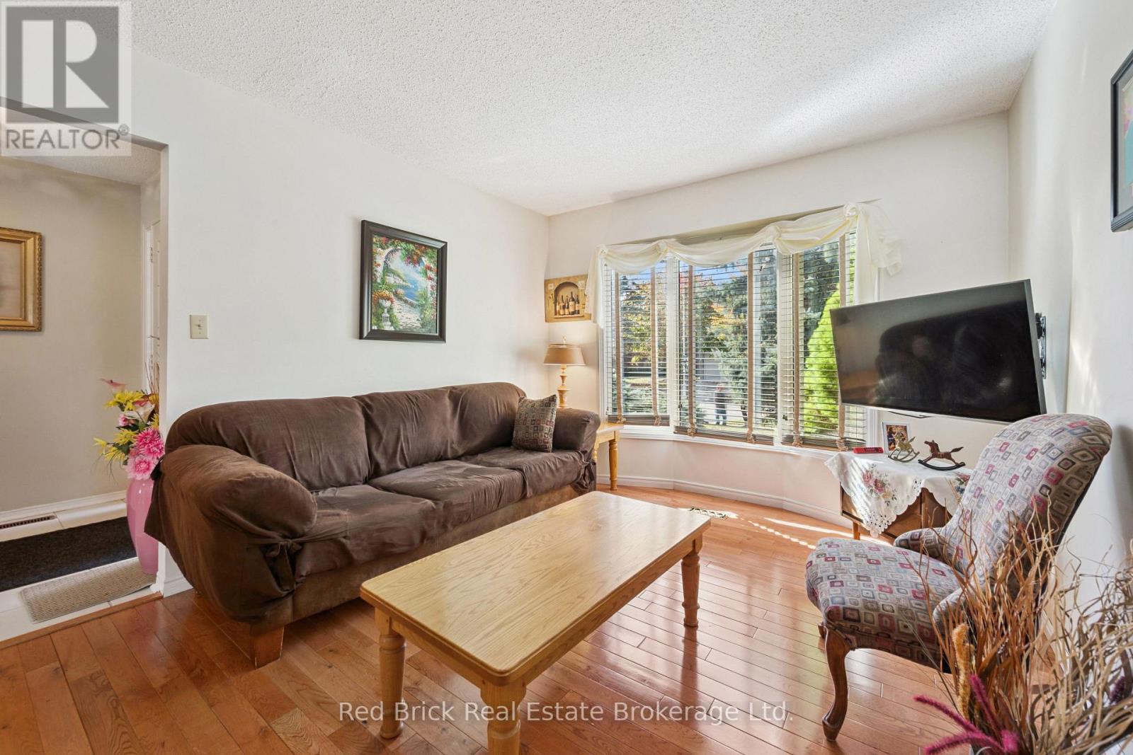 744 Woodhill Drive Property Photo 9