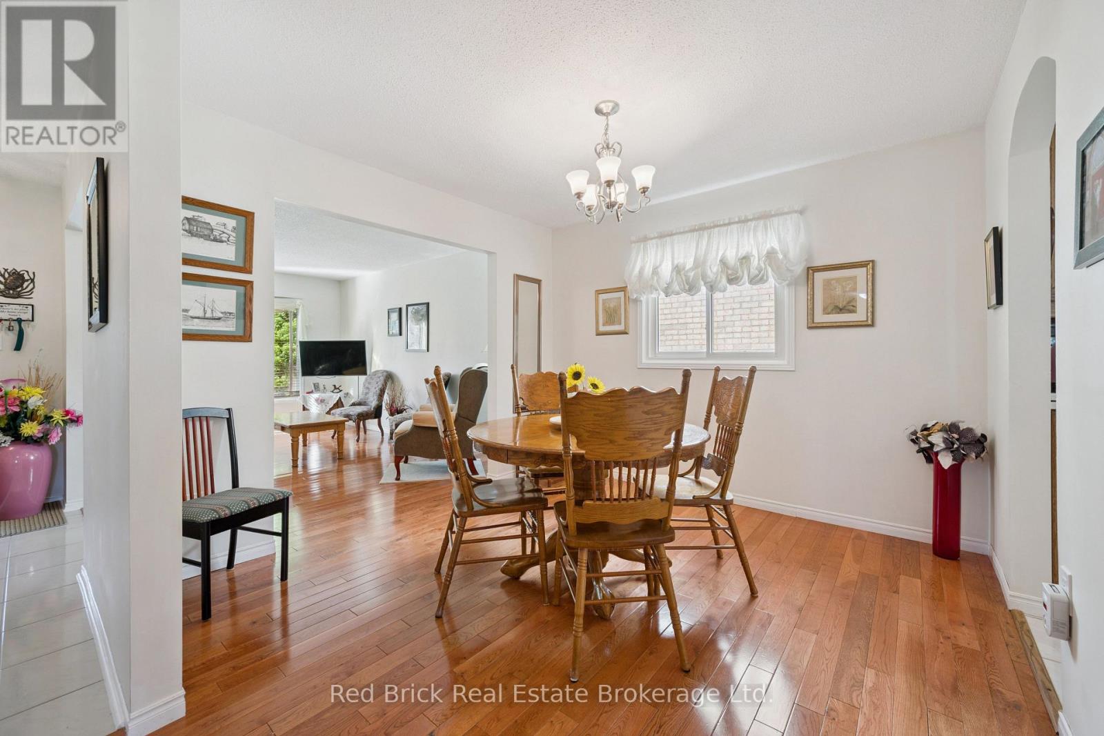 744 Woodhill Drive Property Photo 10
