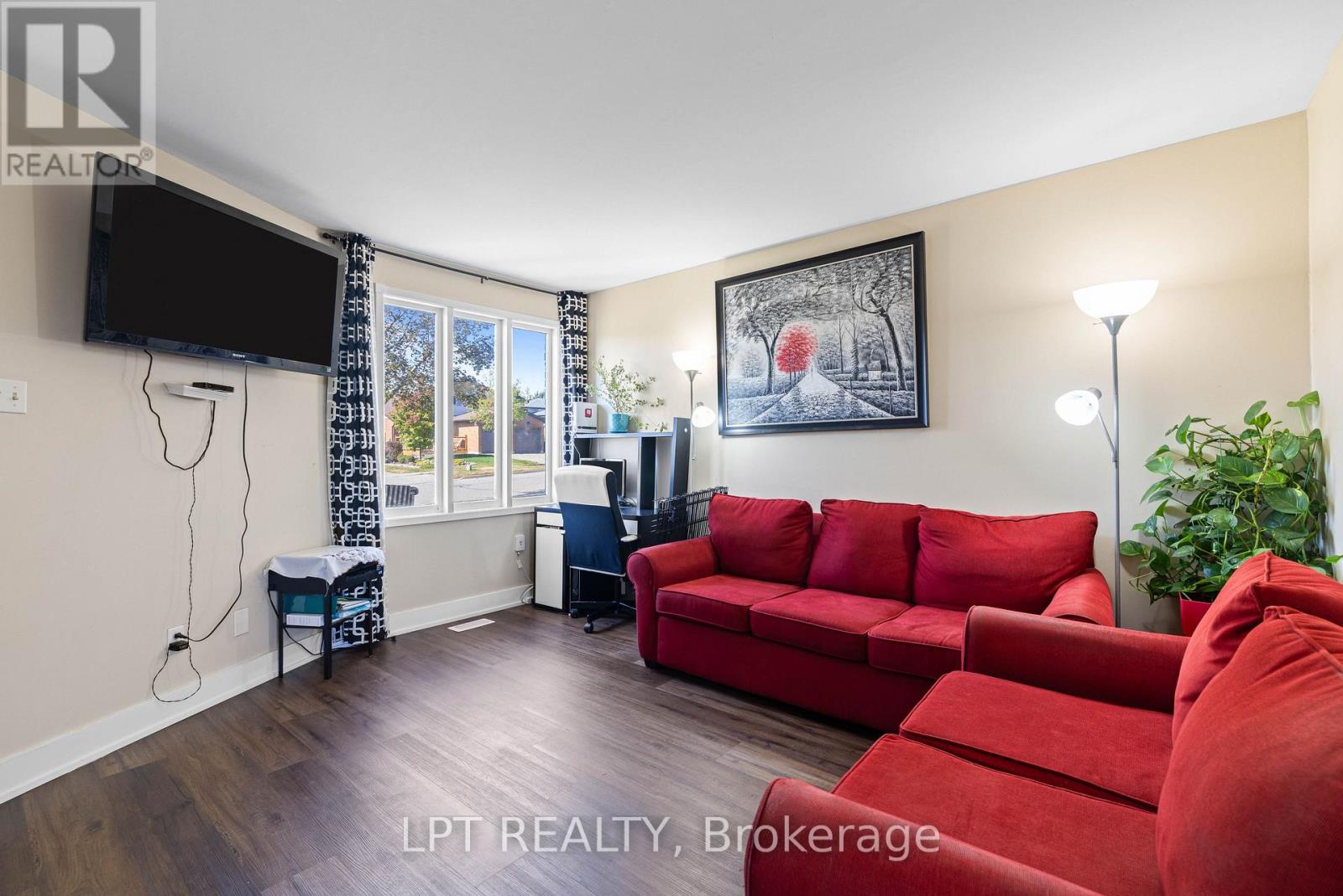 102 The Country Way Property Photo 7
