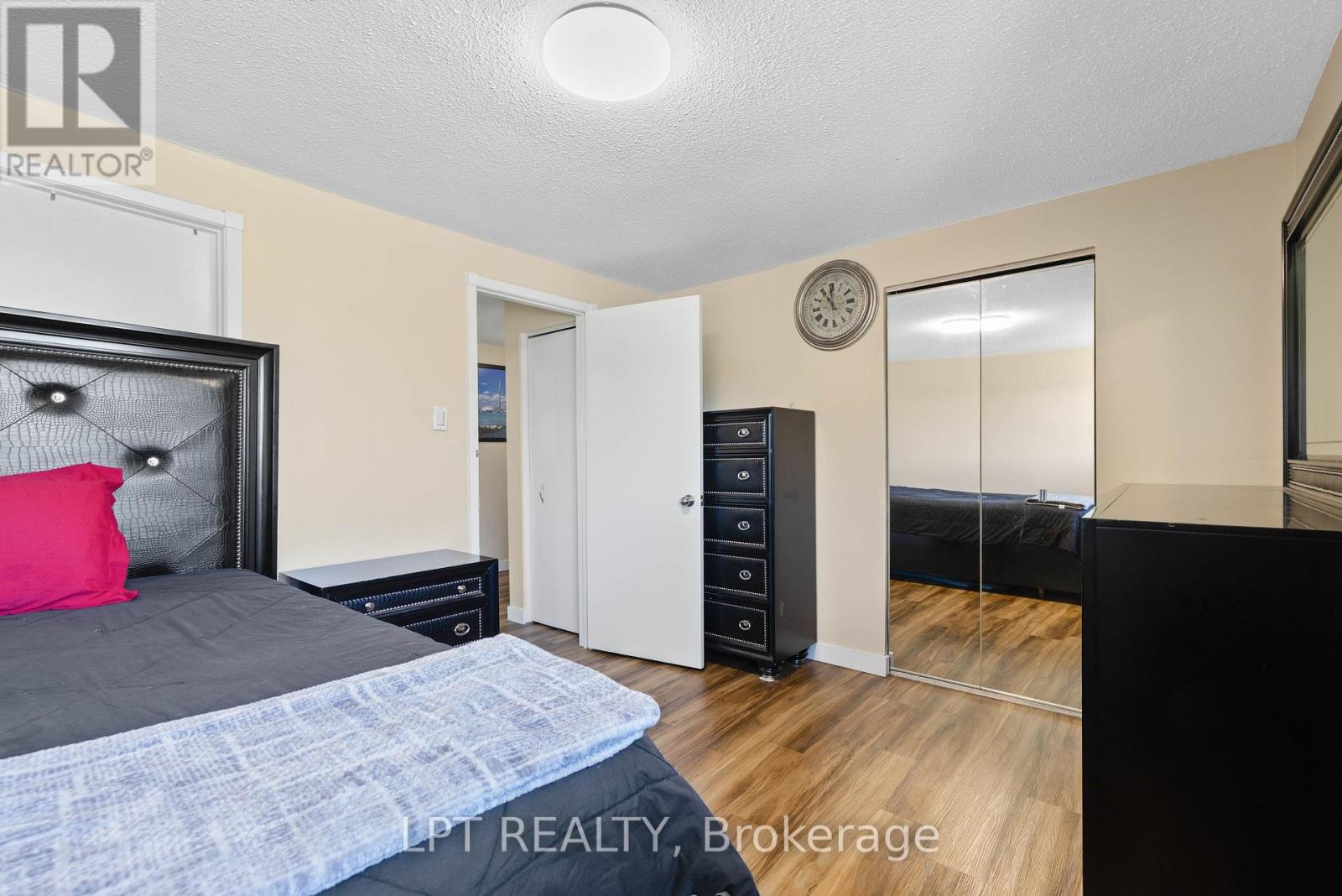 102 The Country Way Property Photo 15
