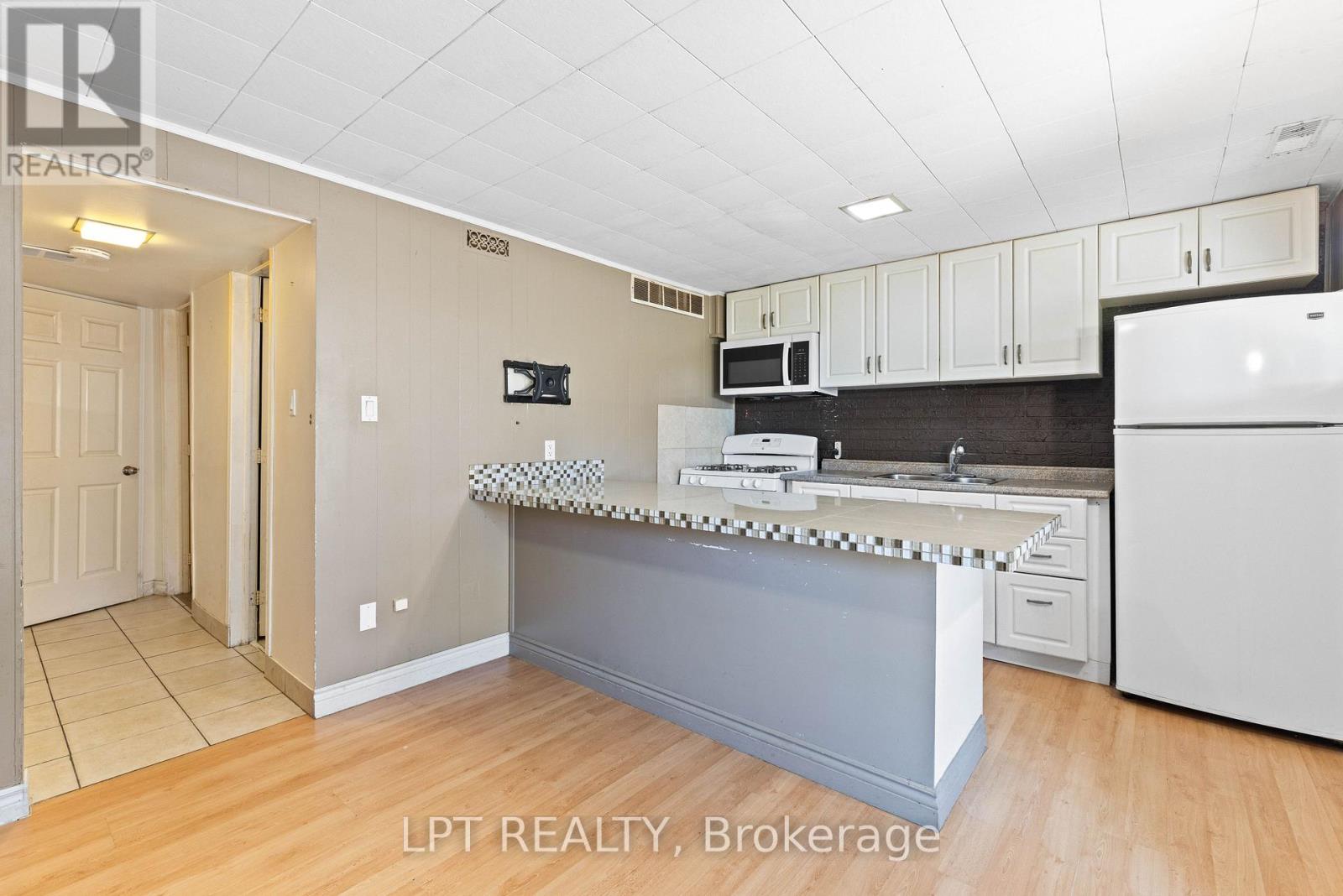 102 The Country Way Property Photo 22