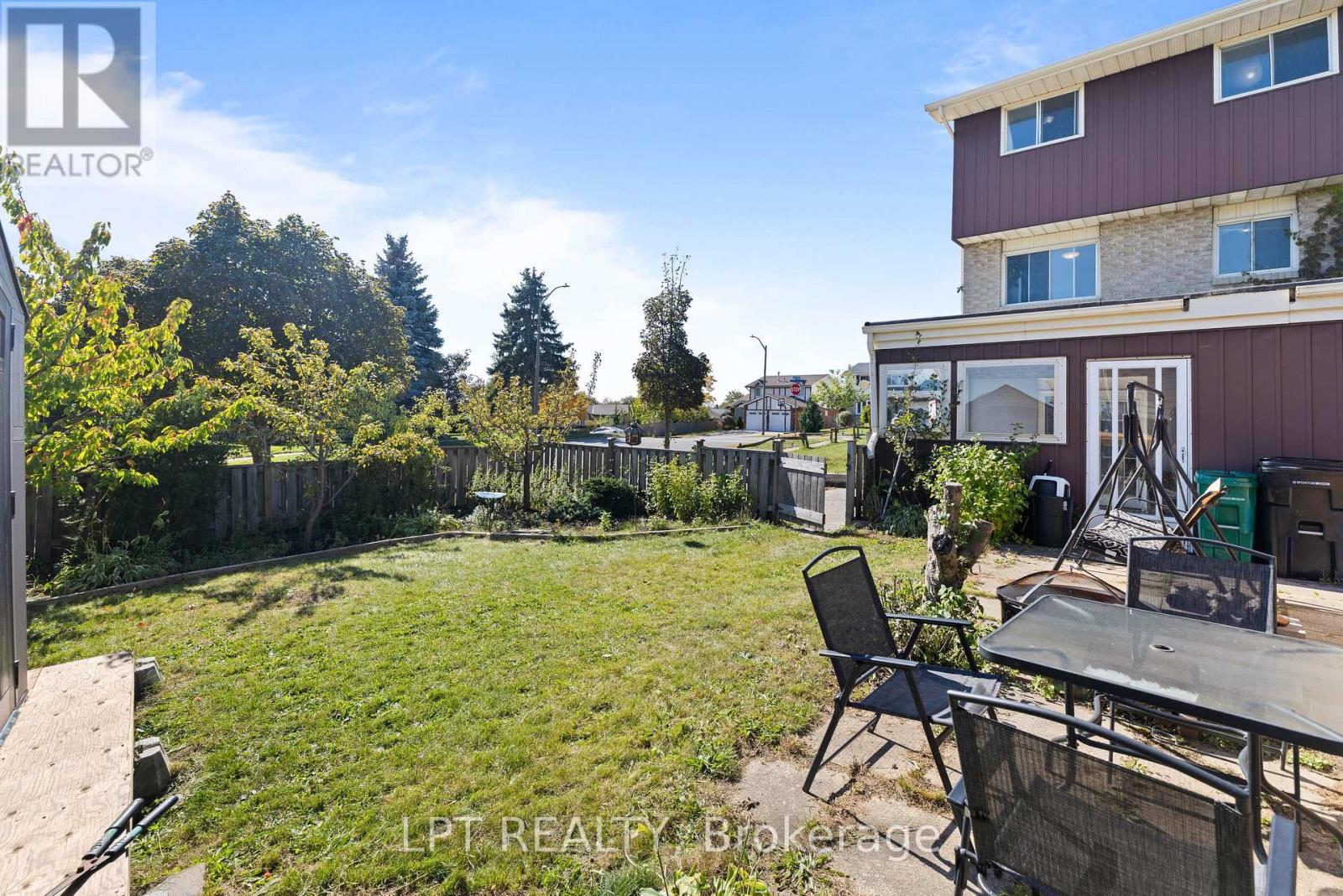 102 The Country Way Property Photo 28
