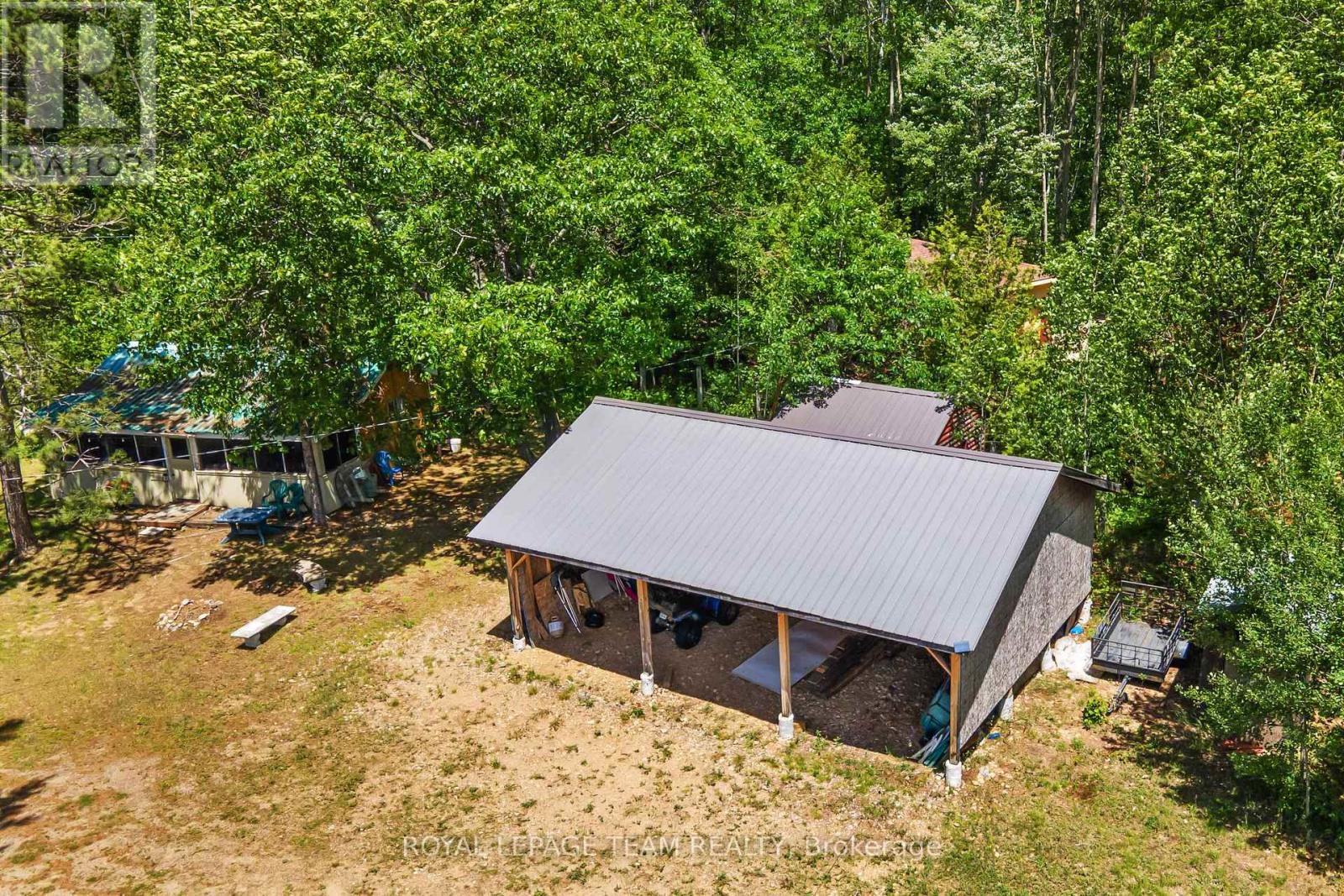 682 Long Lake Road Property Photo 6