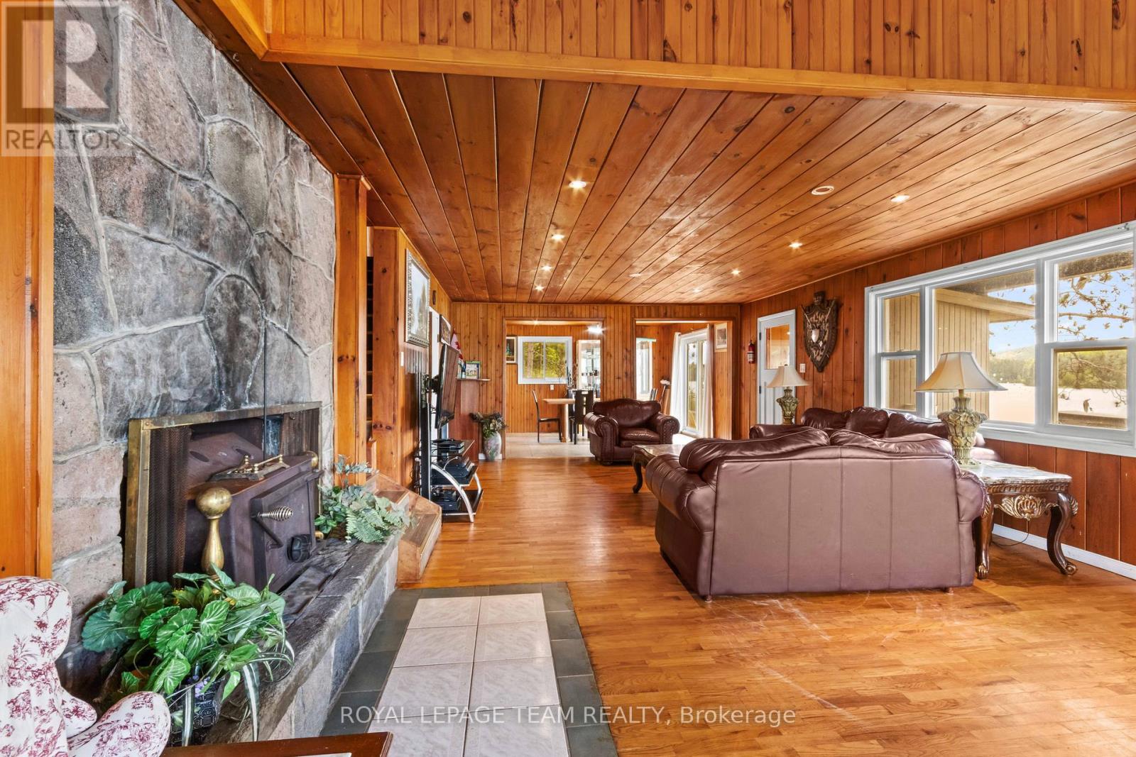 682 Long Lake Road Property Photo 12