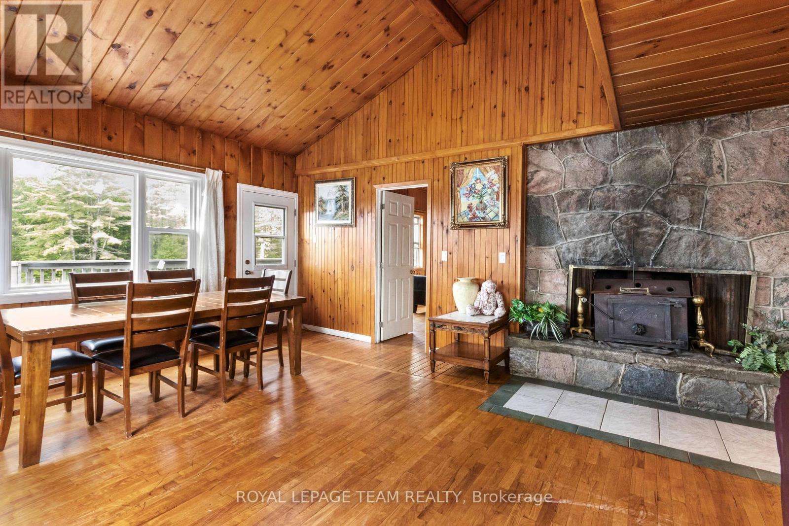 682 Long Lake Road Property Photo 17