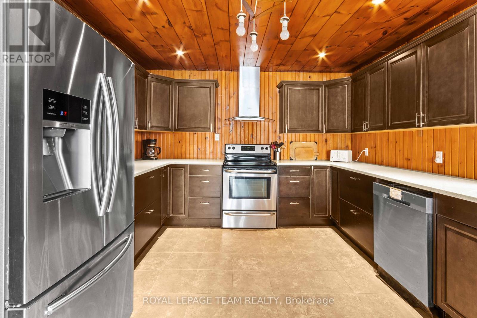 682 Long Lake Road Property Photo 22