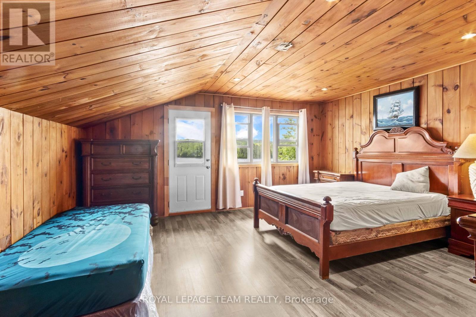 682 Long Lake Road Property Photo 25