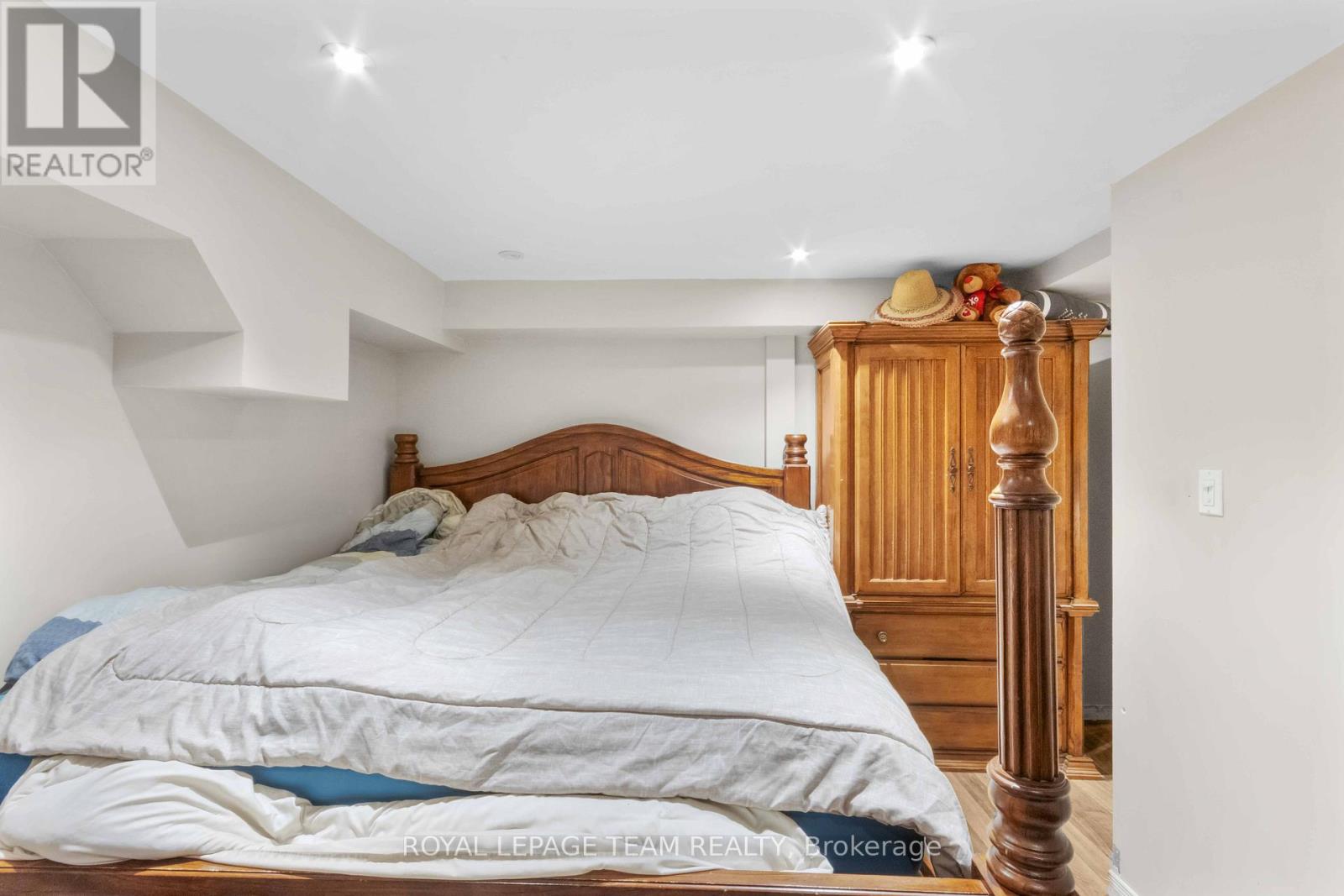 682 Long Lake Road Property Photo 37