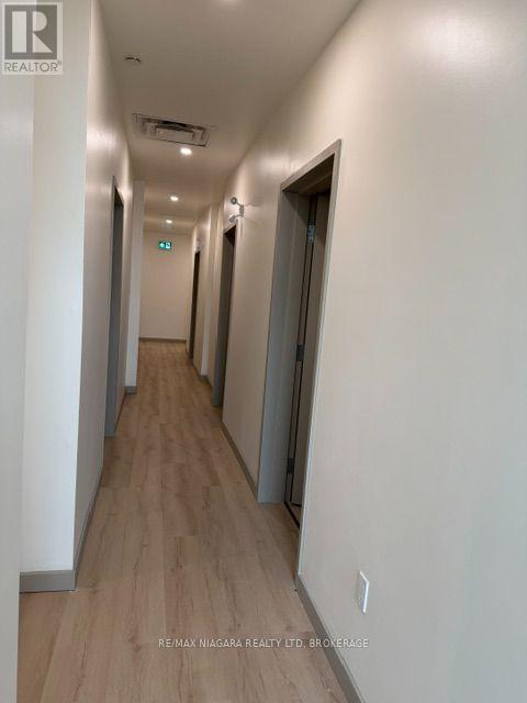 2 - 1440 Pelham Street Property Photo 5