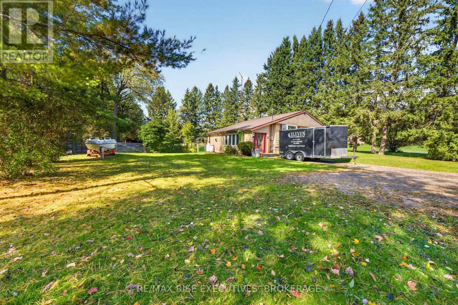 4259 Sydenham Road Property Photo 2