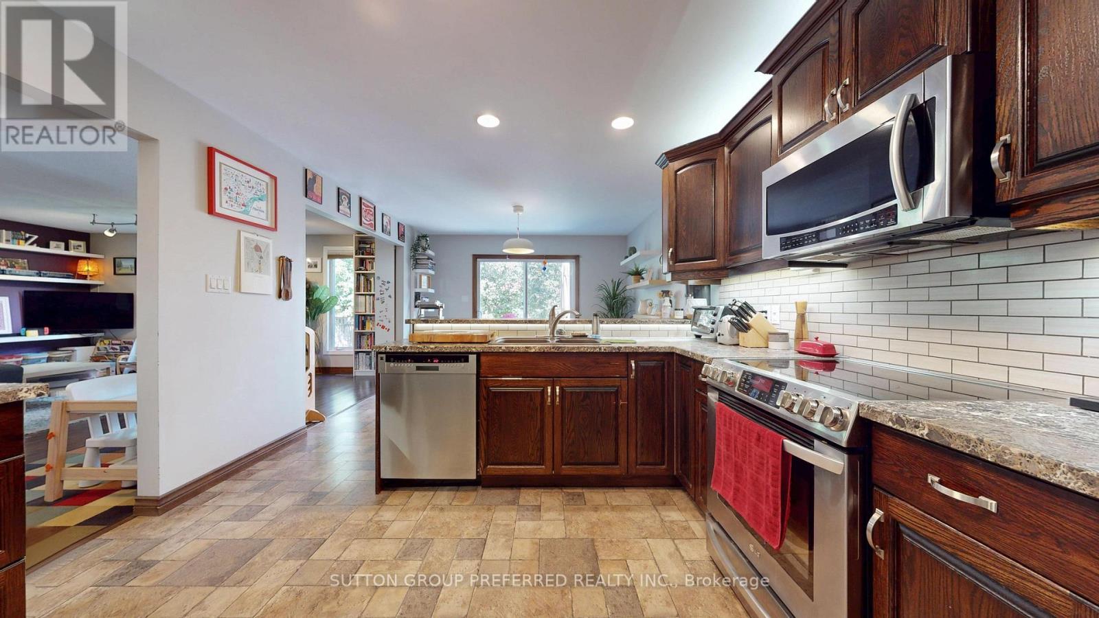 105 Richmeadow Crescent Property Photo 21