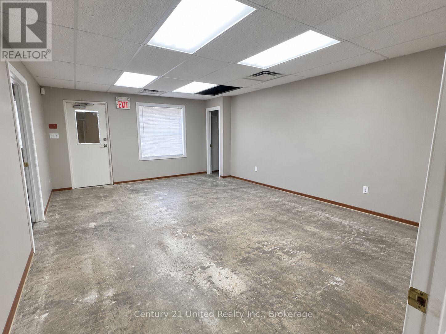 277 Lansdowne Street E Property Photo 4