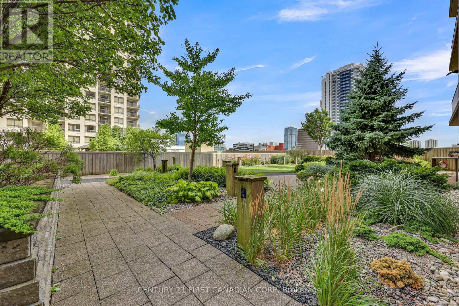 1506 - 330 Ridout Street N Property Photo 17