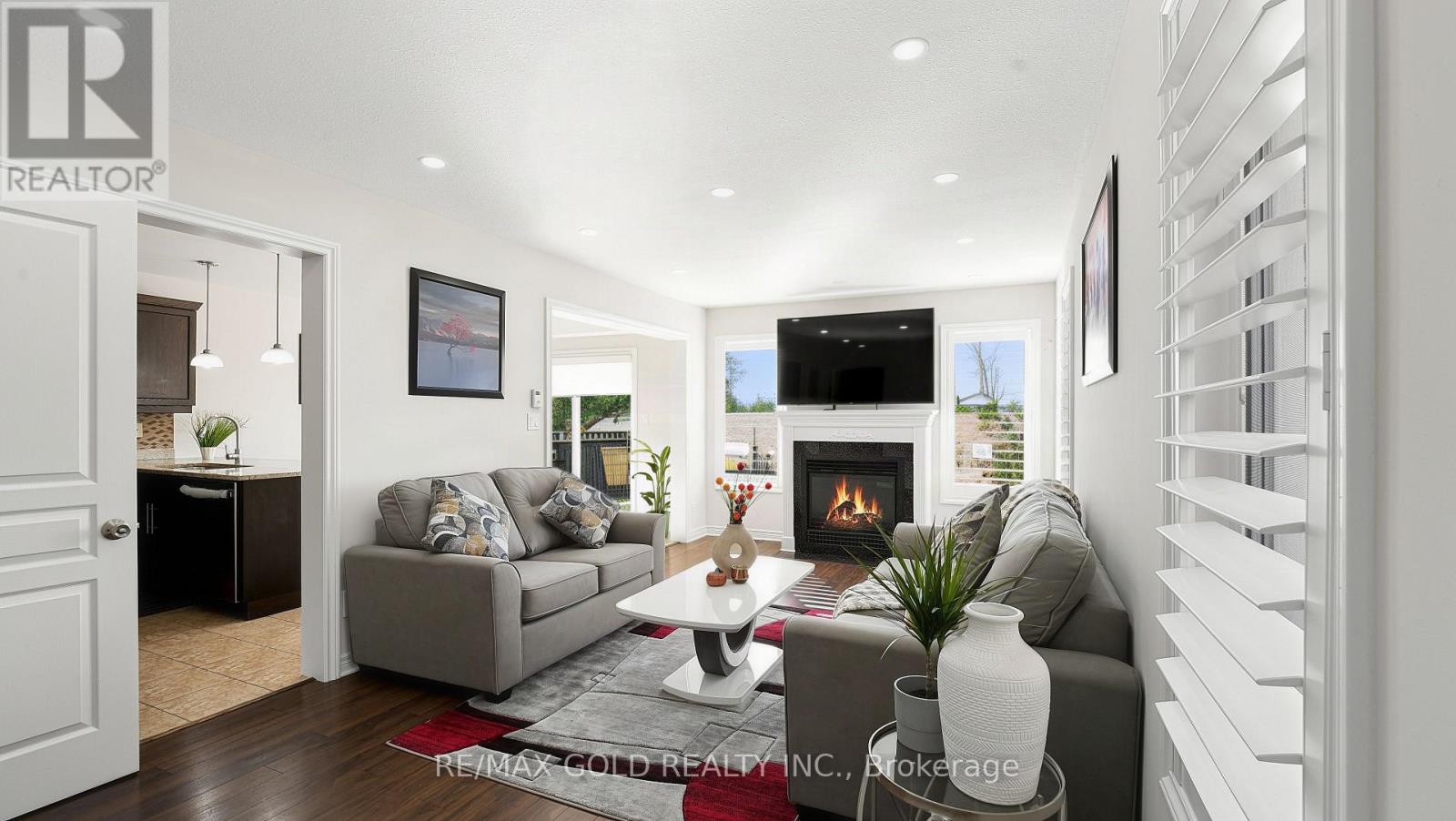 8596 Milomir Street Property Photo 6