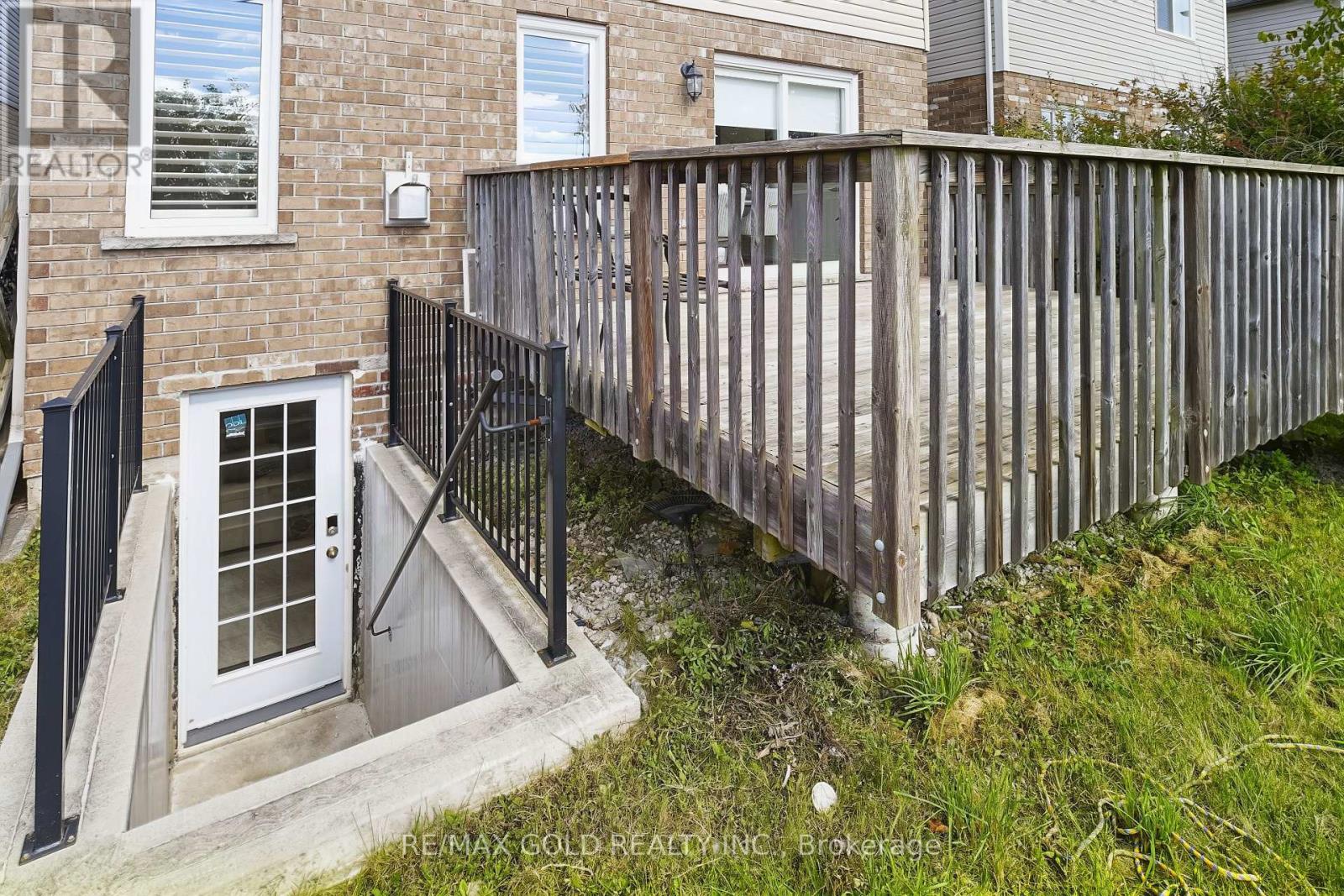 8596 Milomir Street Property Photo 39