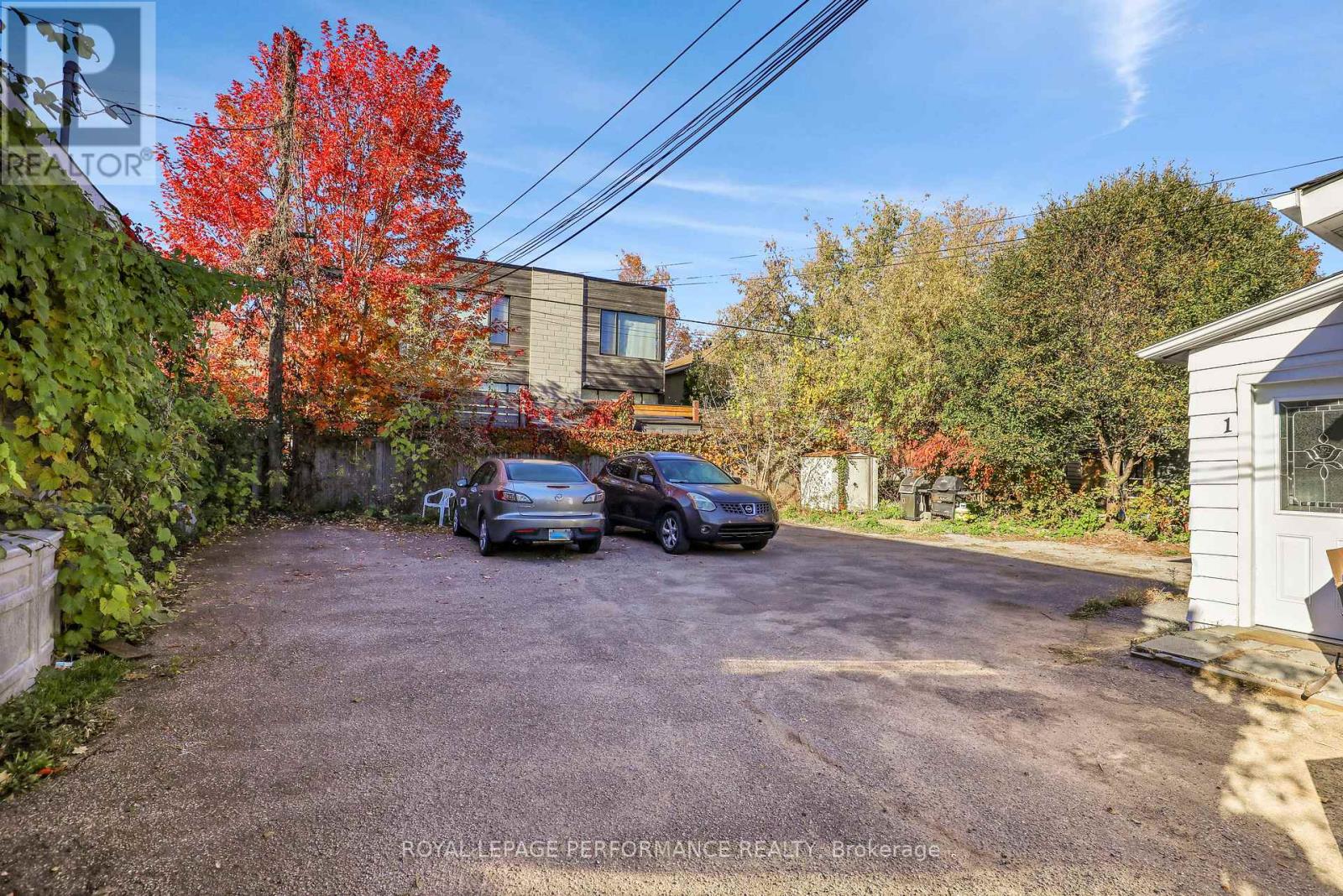 4 - 300 Churchill Avenue Property Photo 12