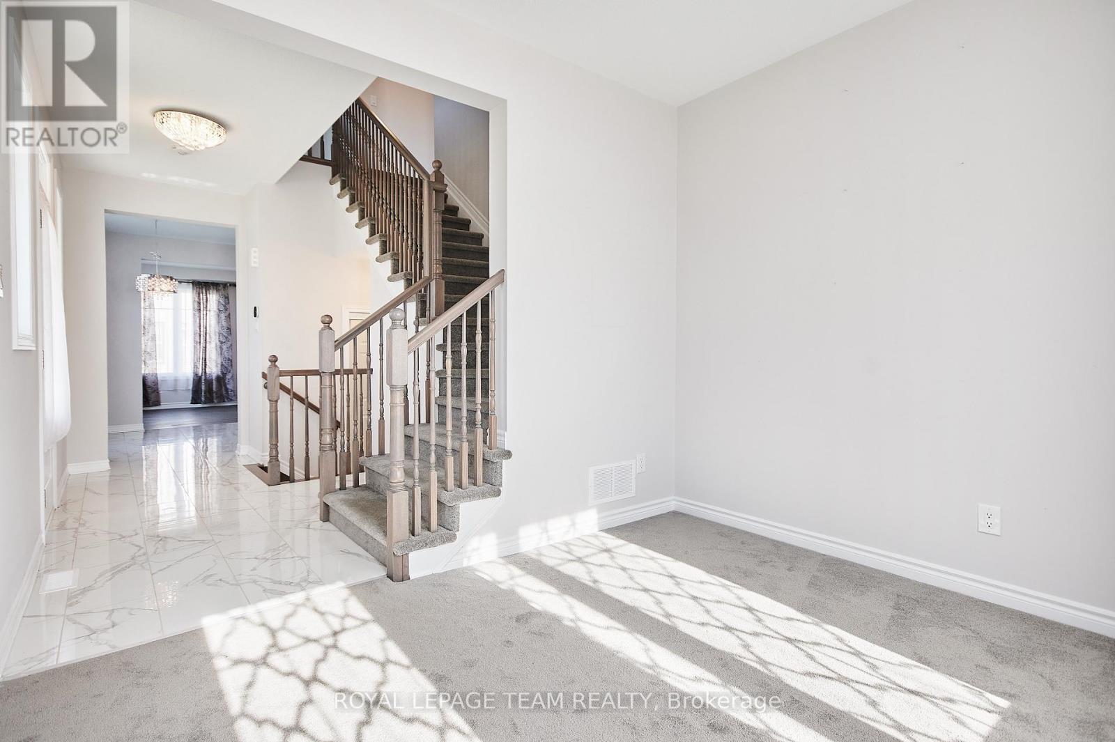 221 Merak Way Property Photo 6