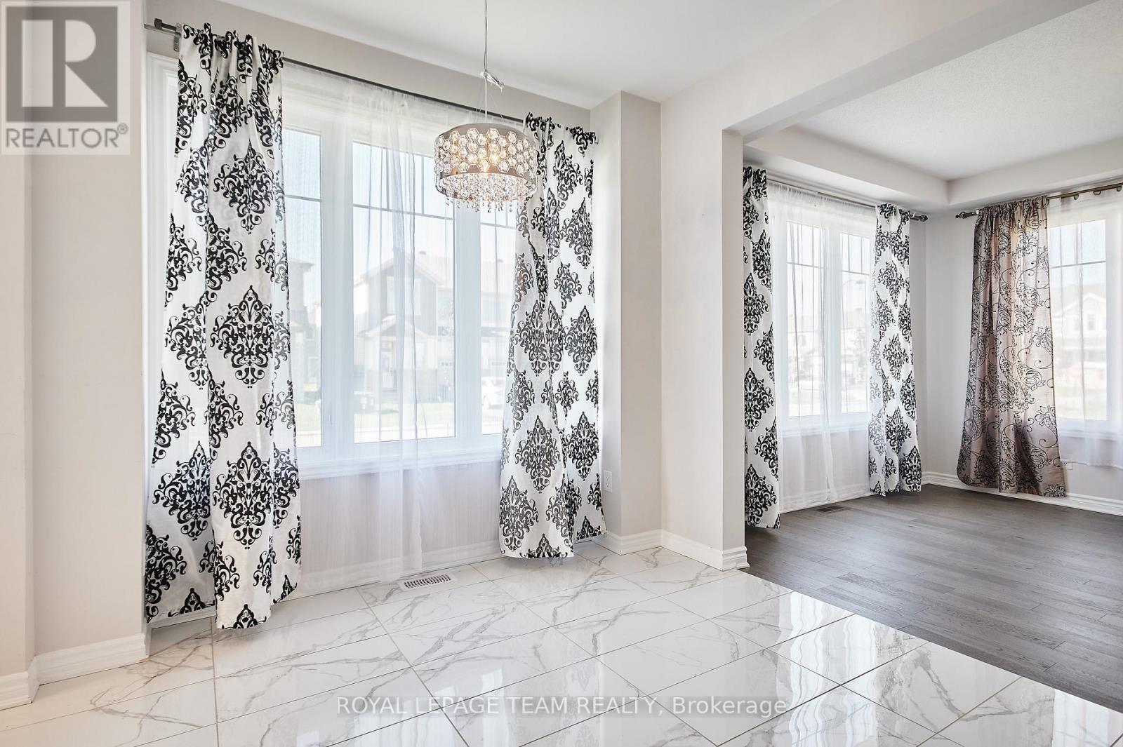 221 Merak Way Property Photo 8