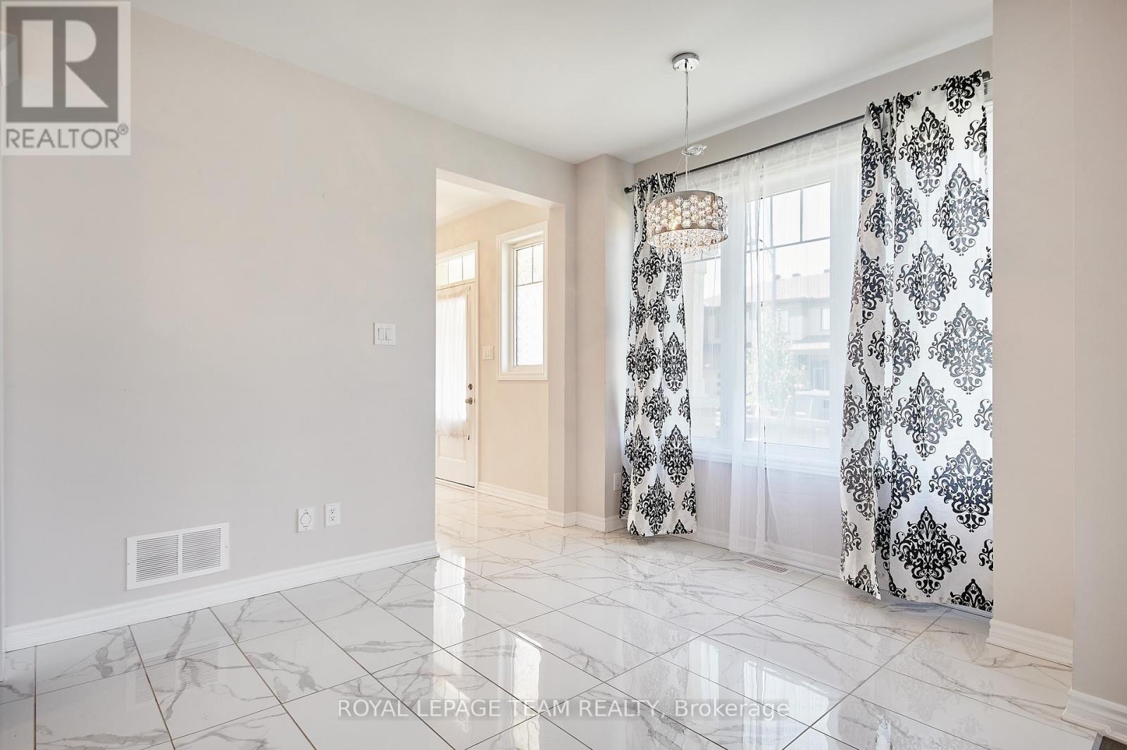 221 Merak Way Property Photo 10