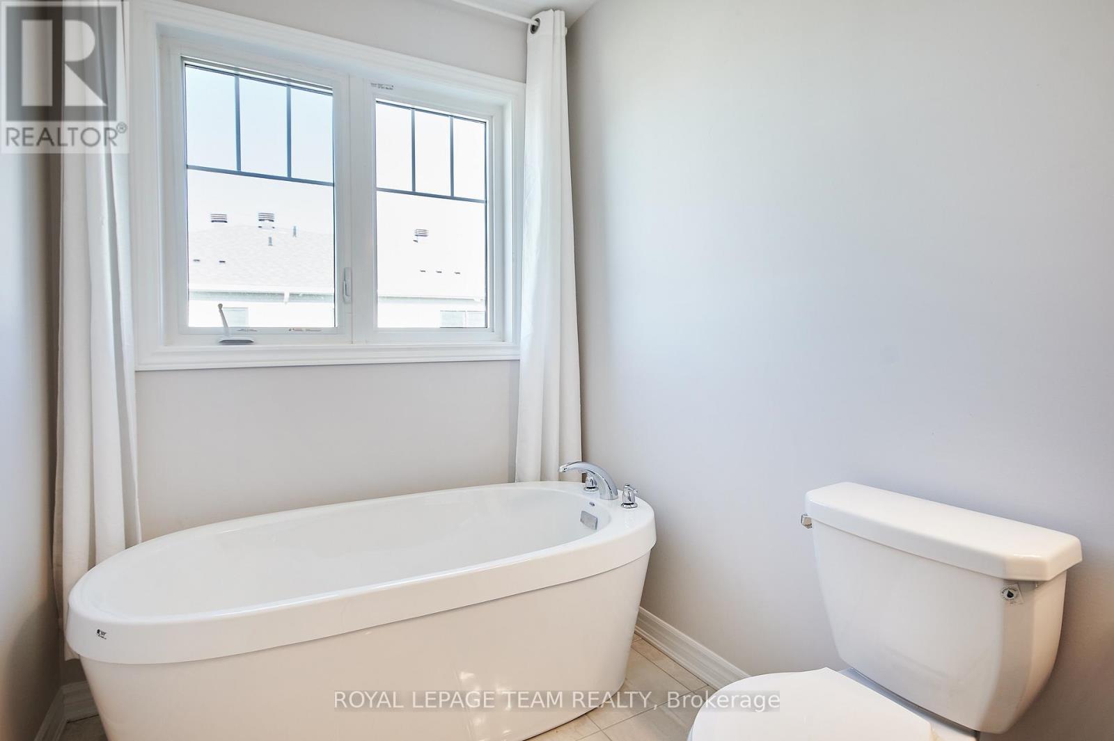 221 Merak Way Property Photo 23