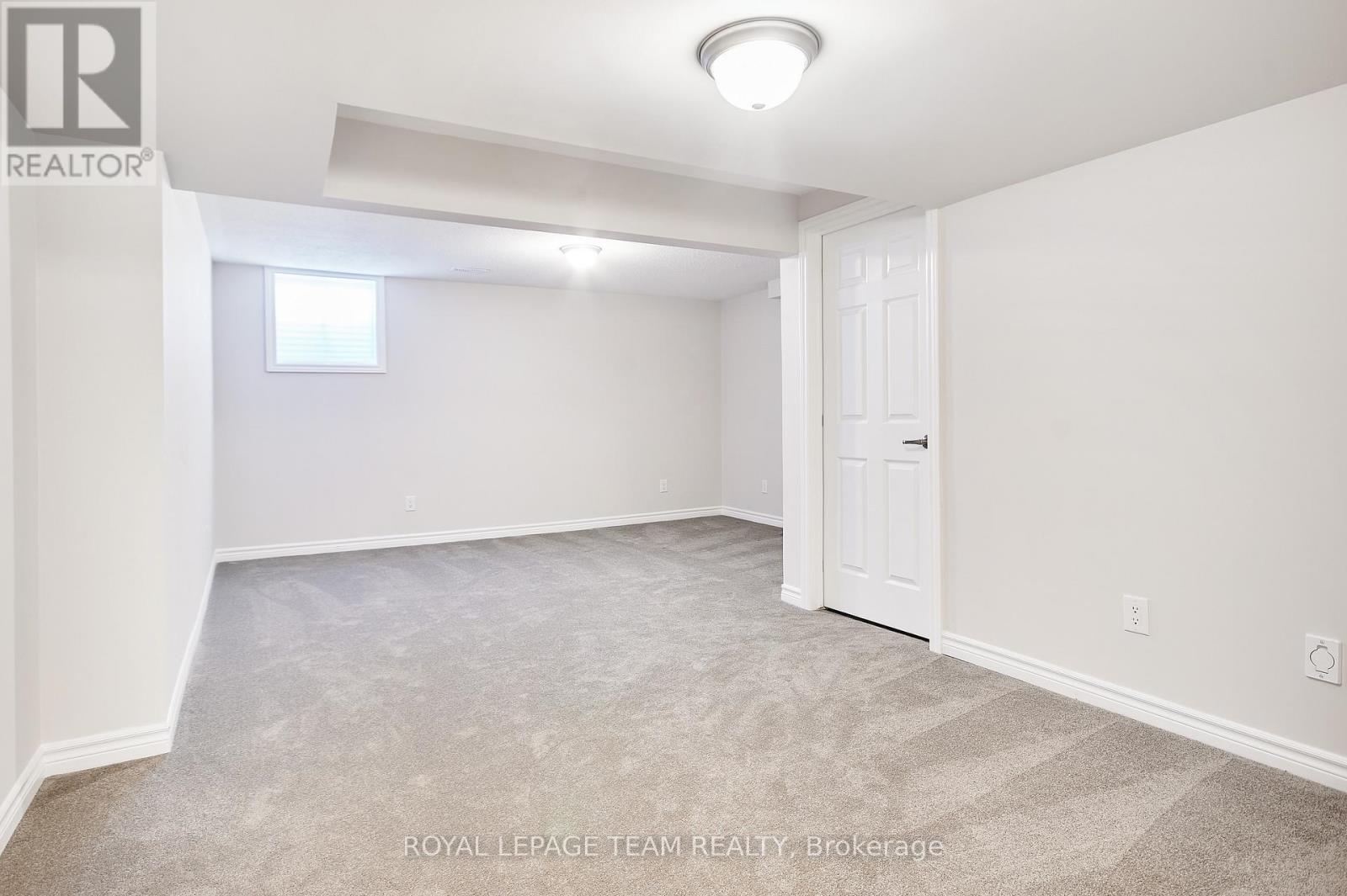 221 Merak Way Property Photo 32
